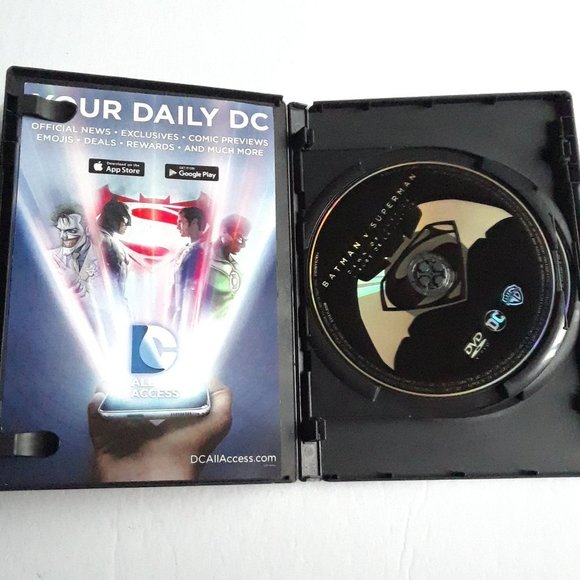 Batman V Superman Dawn O f Justice DVD - Picture 4 of 5